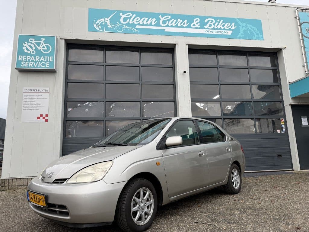 Toyota Prius 1.5 VVT-i (bj 2001, automaat), foto 1
