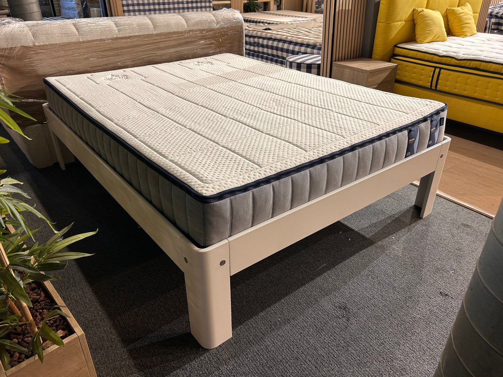 Auping Auronde 160x210 + Elysium Medium / Firm *SALE*, Ophalen of Verzenden, Zo goed als nieuw, Hout