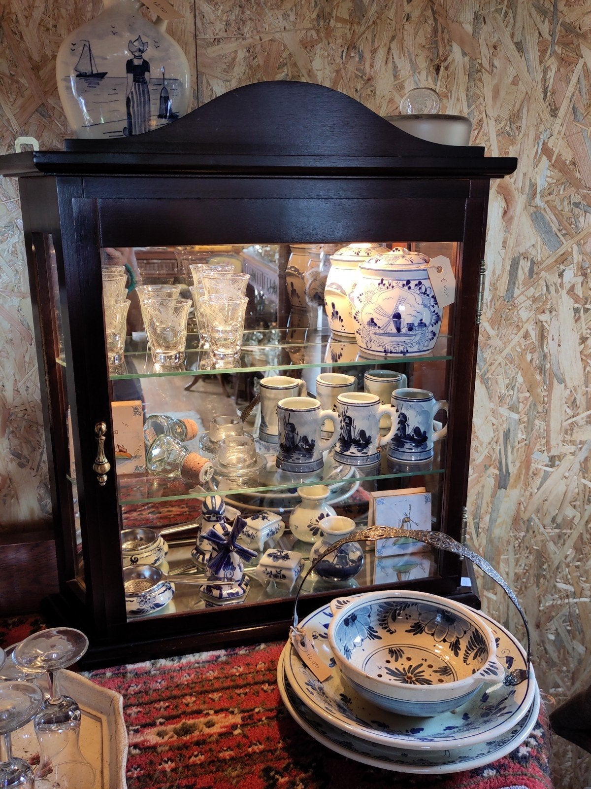 Bijzonder vitrine kastje met verlichting en spiegel, Antiek en Kunst, Ophalen