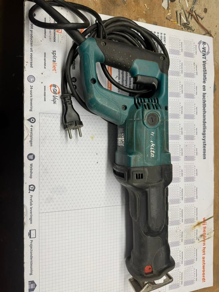 Makita reciprozaag 65€, Ophalen, Gebruikt, 70 mm of meer, 600 tot 1200 watt