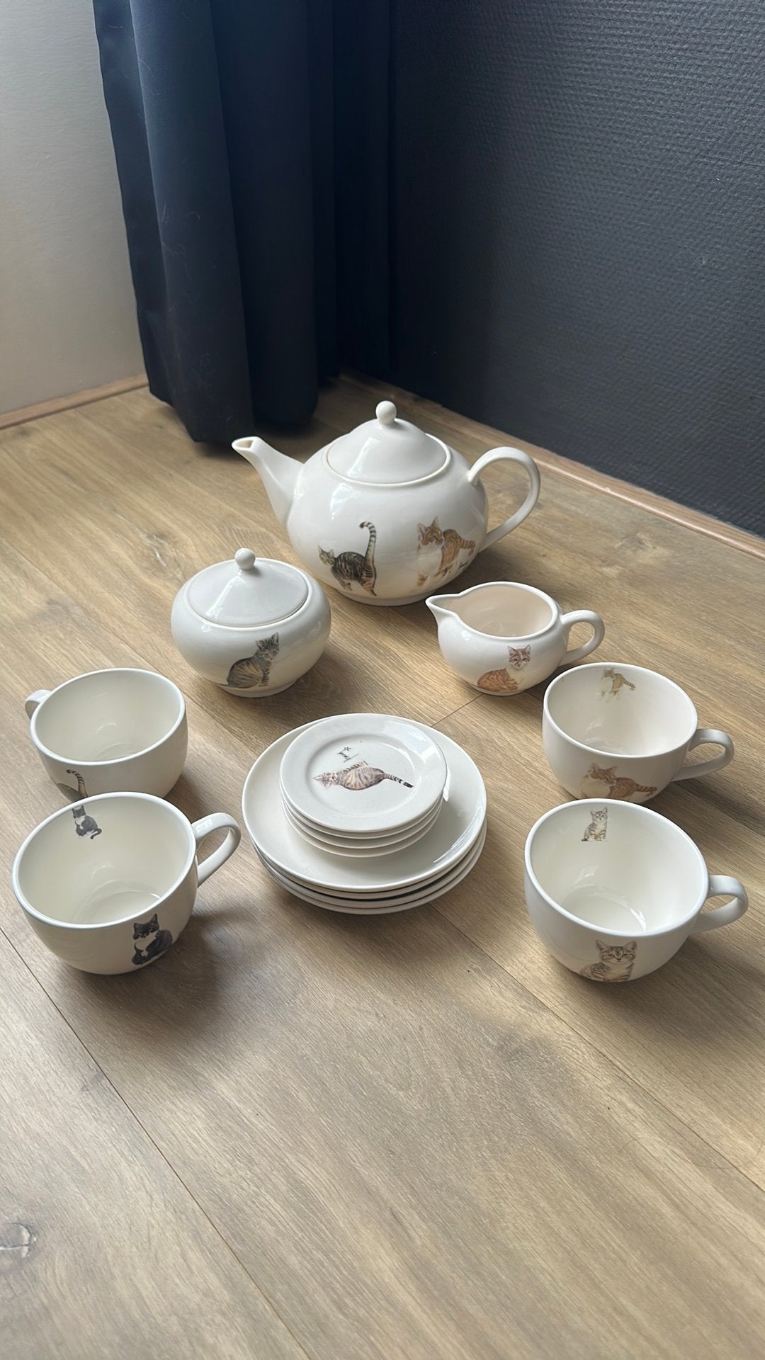 Franciens kattenservies, Ophalen