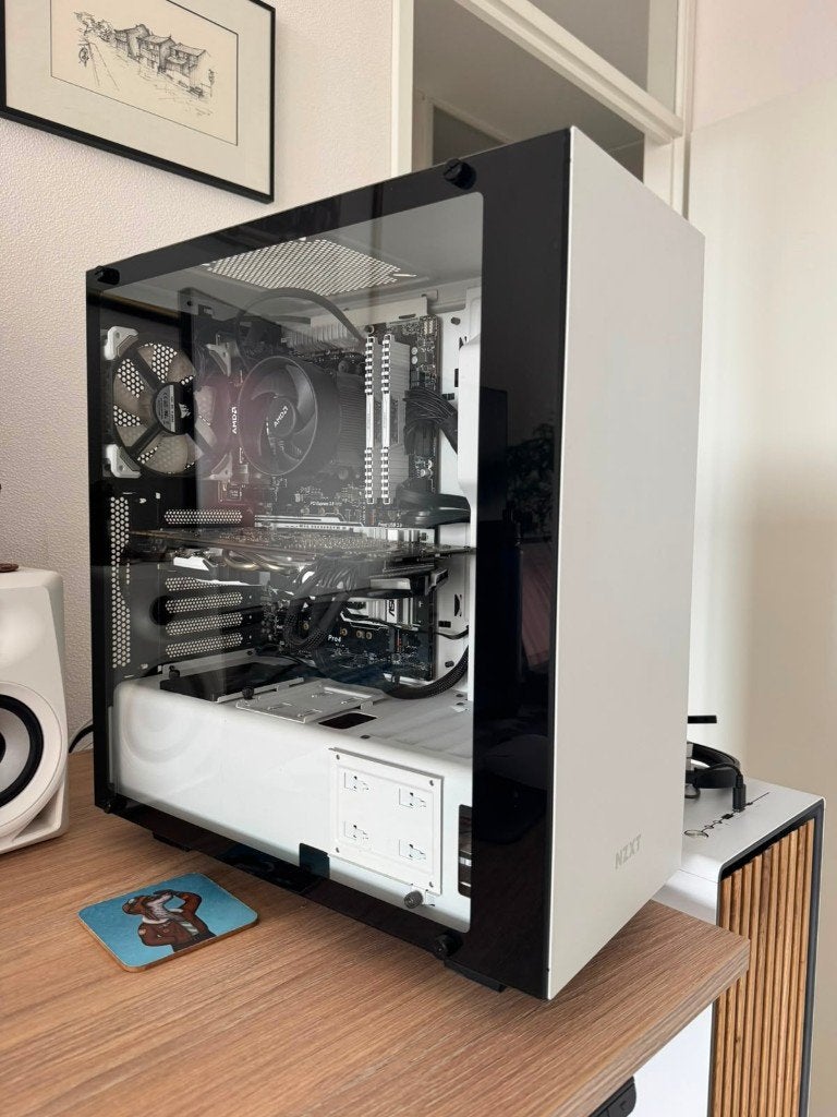 PC: GeForce GTX 1070; Intel Core i7-7700K, 4,2 GHz, Ophalen, Gebruikt, Zelf gebouwde pc, Gaming