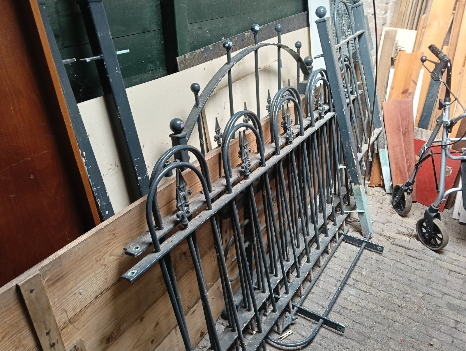 Metalen hekwerk met brede poort, Ophalen, Met poort, Gebruikt, Sierhekwerk