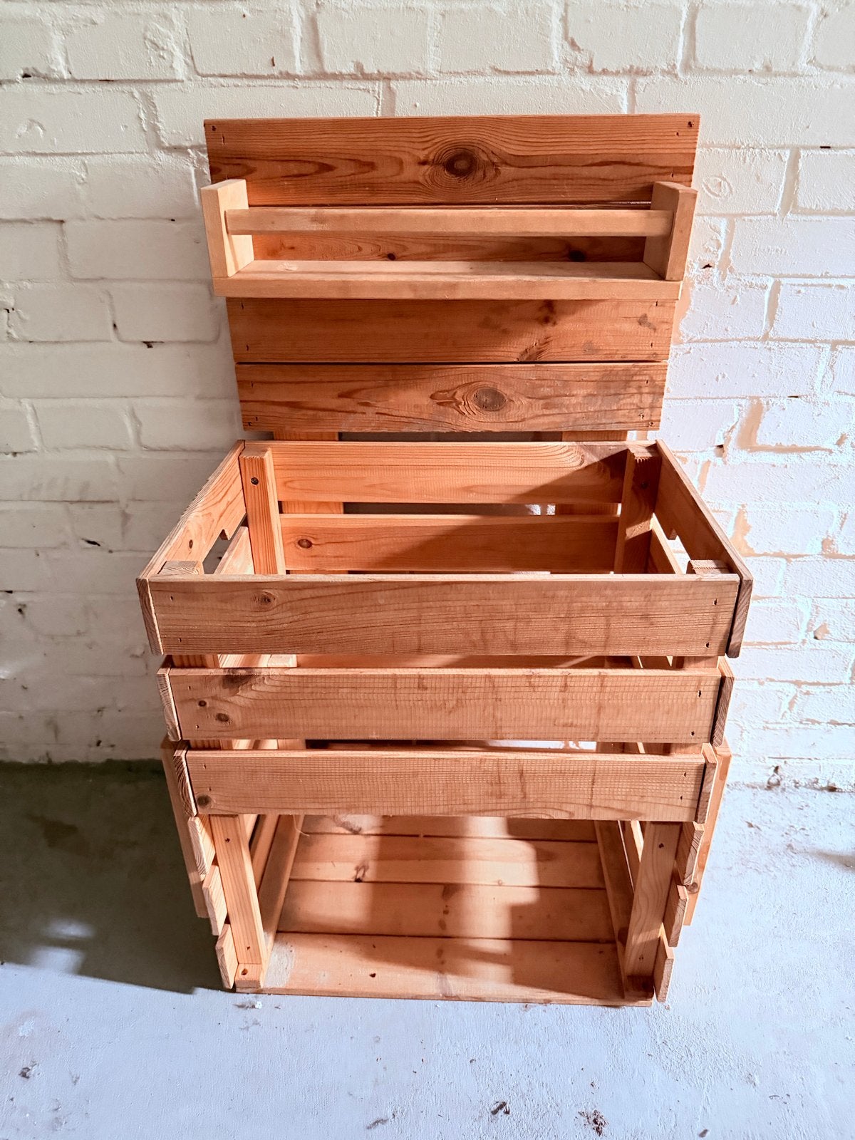 Houten opbergkrat met wandplankje kids speelkeuken keuken, Ophalen, Minder dan 50 cm, Gebruikt, 75 – 100