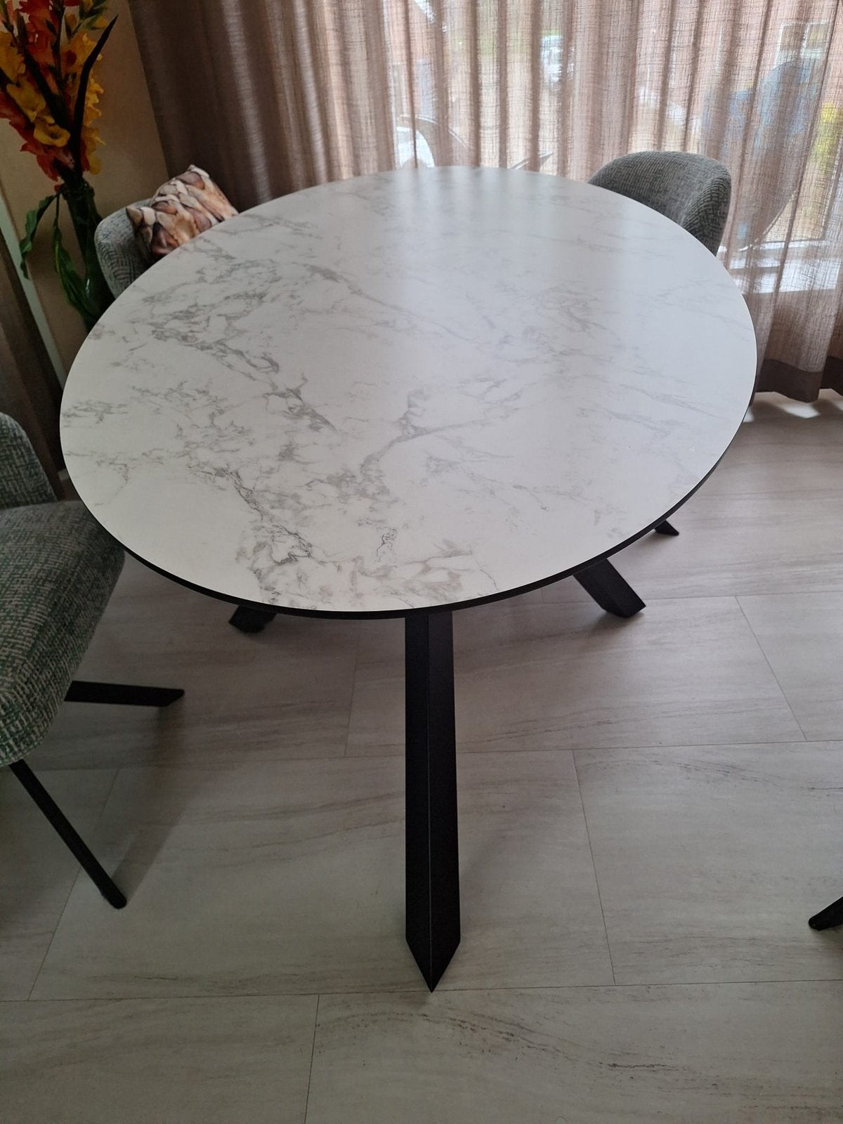 Eettafel ovaal, Huis en Inrichting, Tafels | Eettafels, Zo goed als nieuw, Ovaal, 50 tot 100 cm, Ophalen of Verzenden