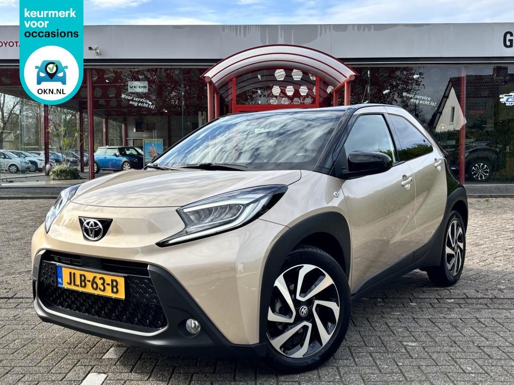 Toyota Aygo X Pulse | Automaat | CarPlay | Stoelverw. | 17'', Automaat, Stof, Gebruikt, 4 stoelen