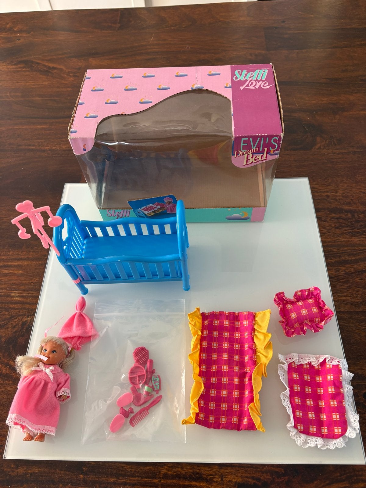 Steffi Love Evi's Dream Bed met pop en accessoires, Kinderen en Baby's, Speelgoed | Poppen, Ophalen of Verzenden, Gebruikt, Overige typen