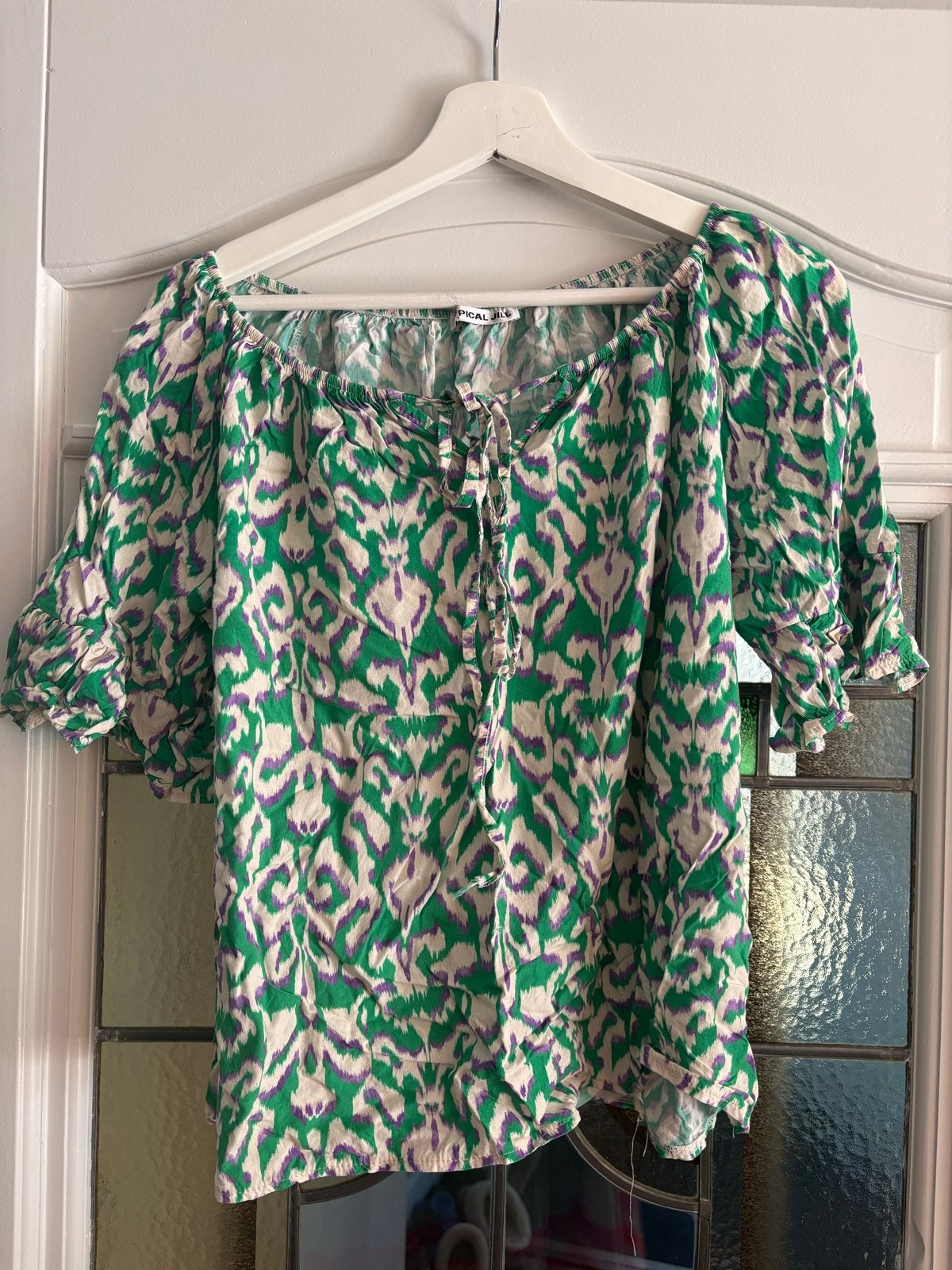 Viscose blouse met korte mouwen en patroon - Maat L, Maat 42/44 (L), Ophalen of Verzenden, Zo goed als nieuw, Korte mouw