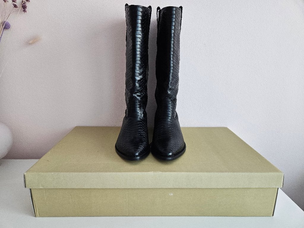 Prachtige zwarte hoge leren laarzen van Maria Luz - maat 40, Kleding | Dames, Schoenen, Hoge laarzen, Zwart, Ophalen of Verzenden