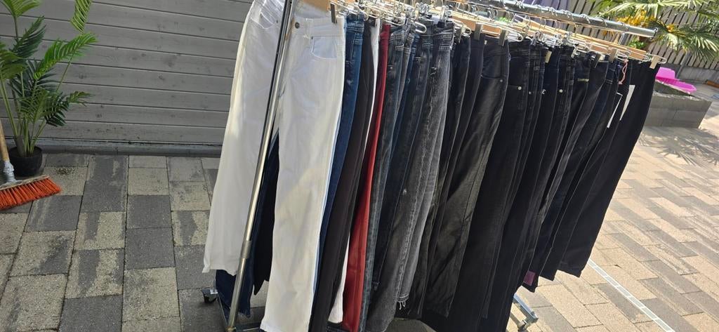 Partij merkbroeken - Diverse maten en kleuren, Kleding | Dames, Spijkerbroeken en Jeans, Zwart, Overige jeansmaten, Ophalen of Verzenden