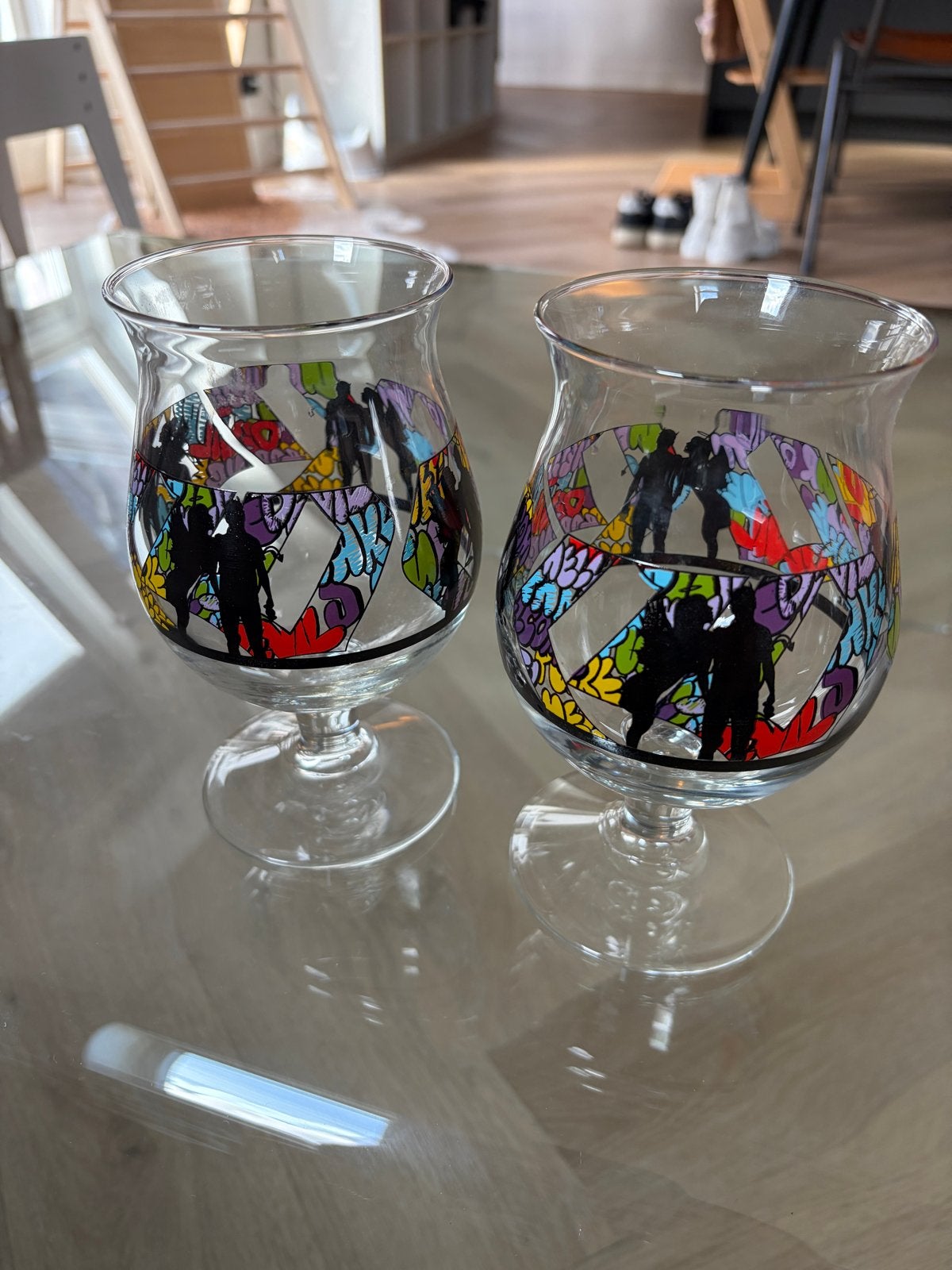 Set van 2 Duvel x FAKE Limited Edition Tulp Bierglazen, Ophalen of Verzenden, Zo goed als nieuw, Meerkleurig, Overige merken