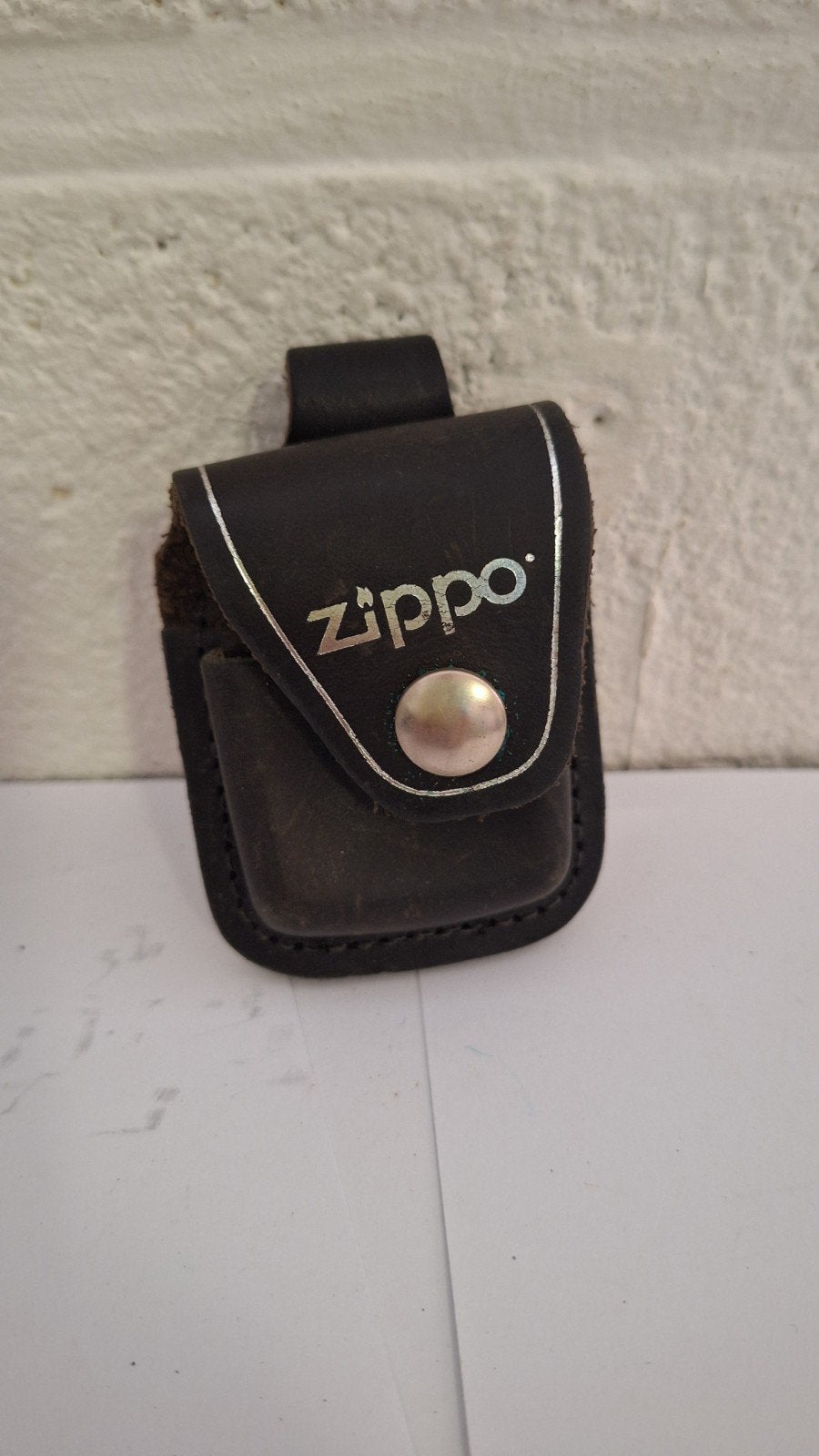 Zippo aanstekerhoesje van leer - Made in U.S.A., Verzamelen, Ophalen of Verzenden, Gebruikt, Overige typen