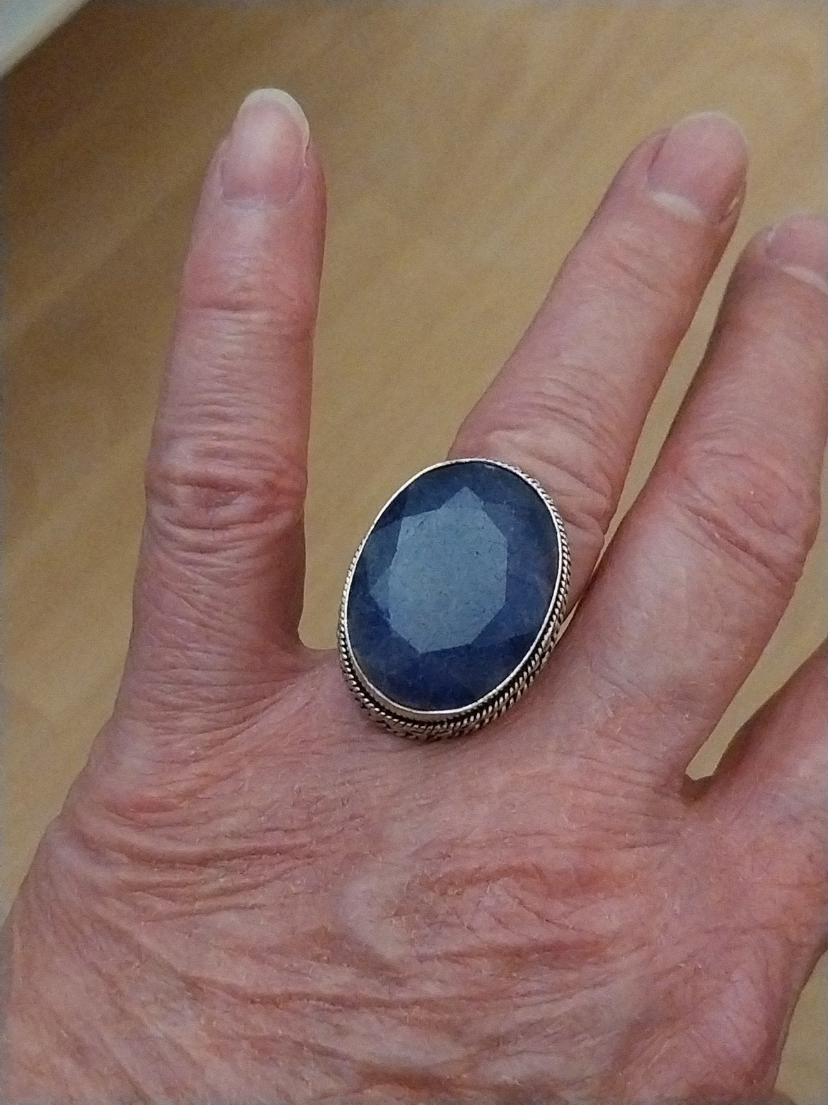 Zilveren ring met grote blauwe saffier., 18 tot 19, Blauw, Nieuw, Ophalen of Verzenden