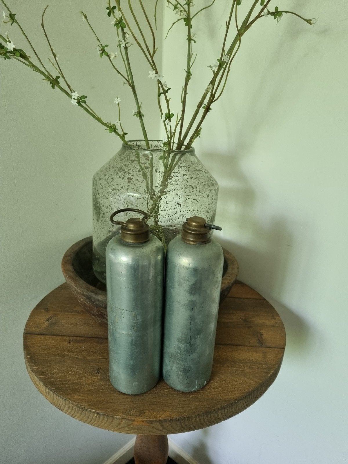 2 oude brocante kruiken, Ophalen