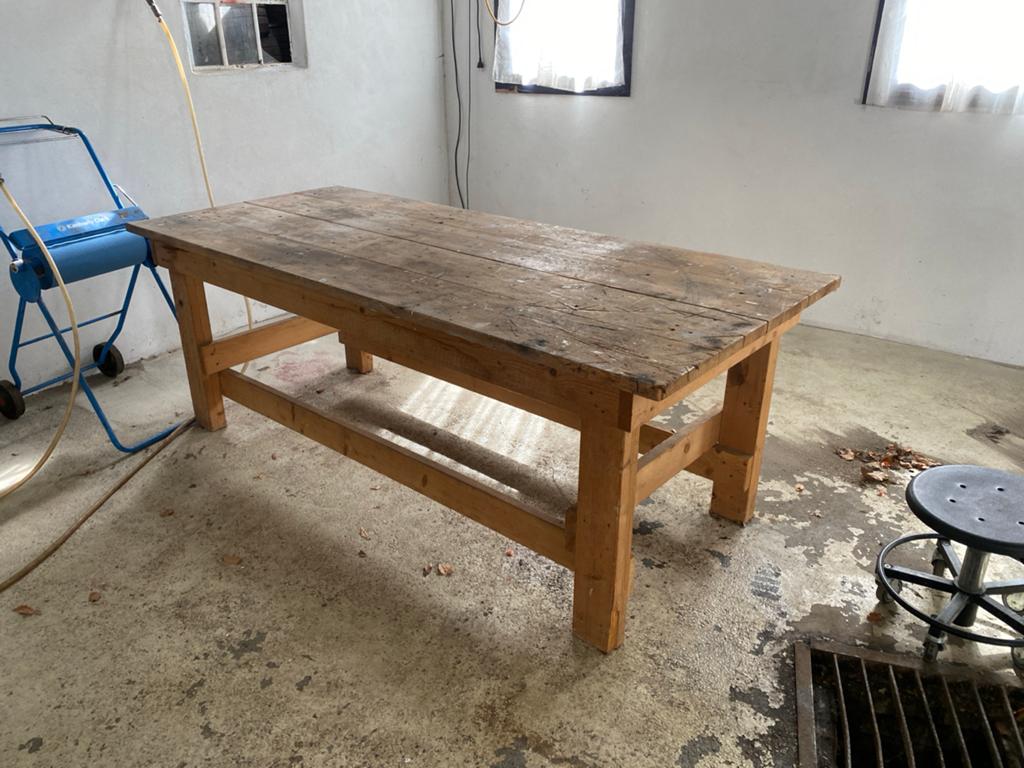 Grote doorleefde houten werktafel - 210x92x77cm, Huis en Inrichting, Tafels | Eettafels, Ophalen, Gebruikt, Vintage, 200 cm of meer
