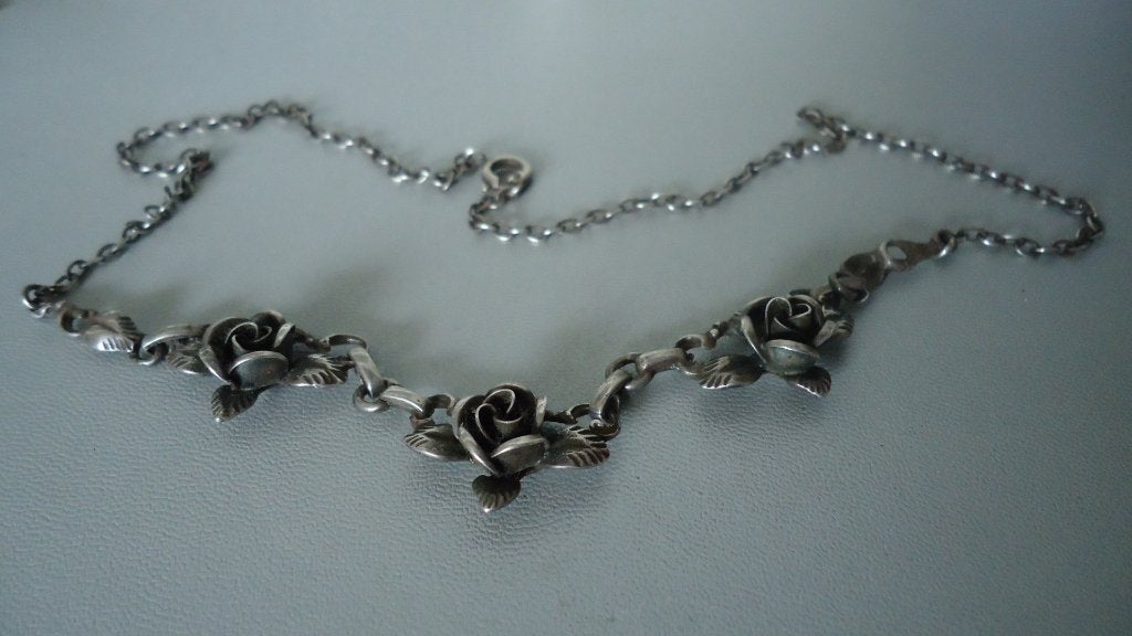 zilveren TEKA ketting met roosjes, Met hanger, Ophalen of Verzenden, Zo goed als nieuw, Zilver