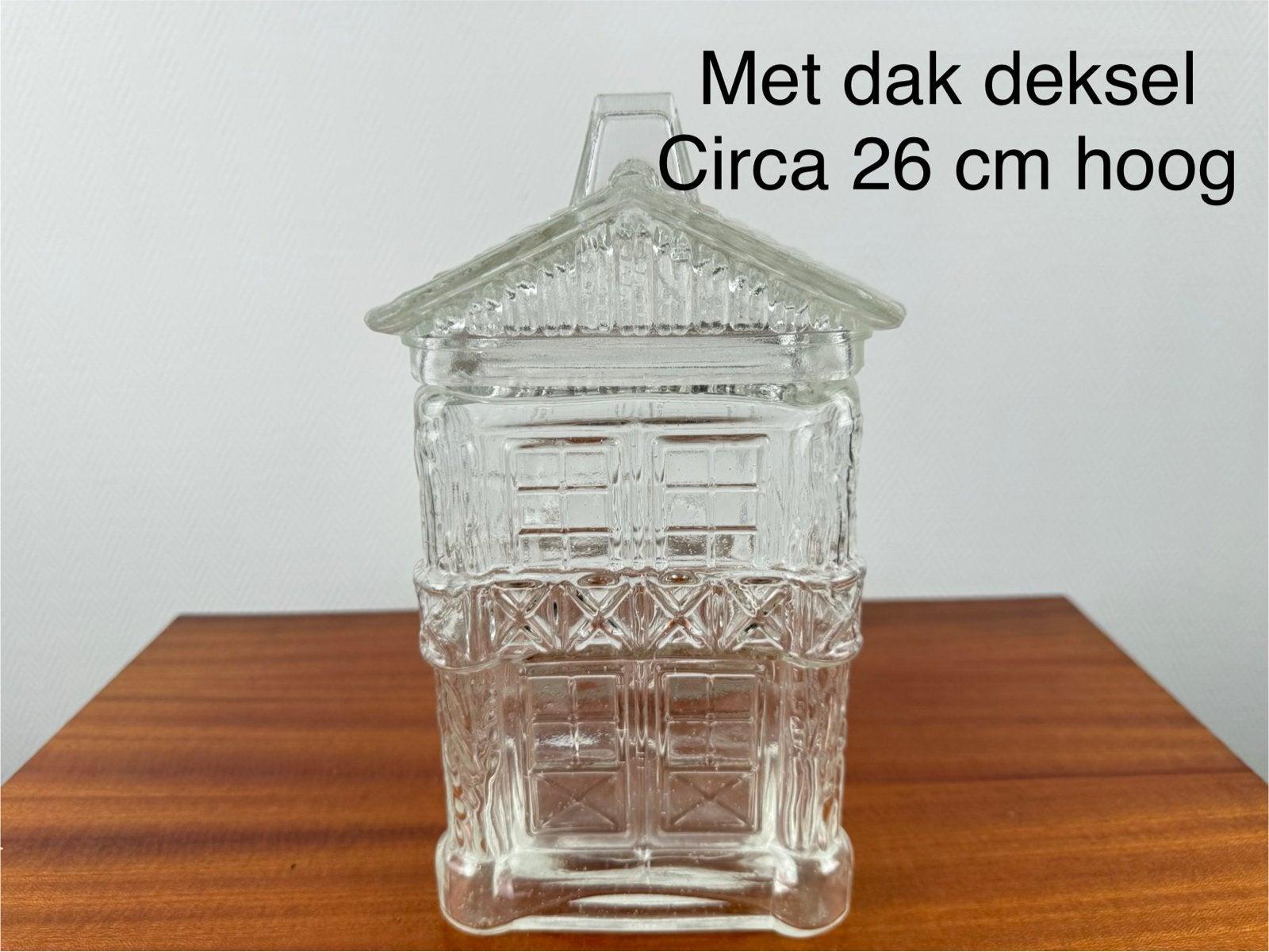 Glazen huisje met deksel, ca. 26 cm hoog, Ophalen of Verzenden