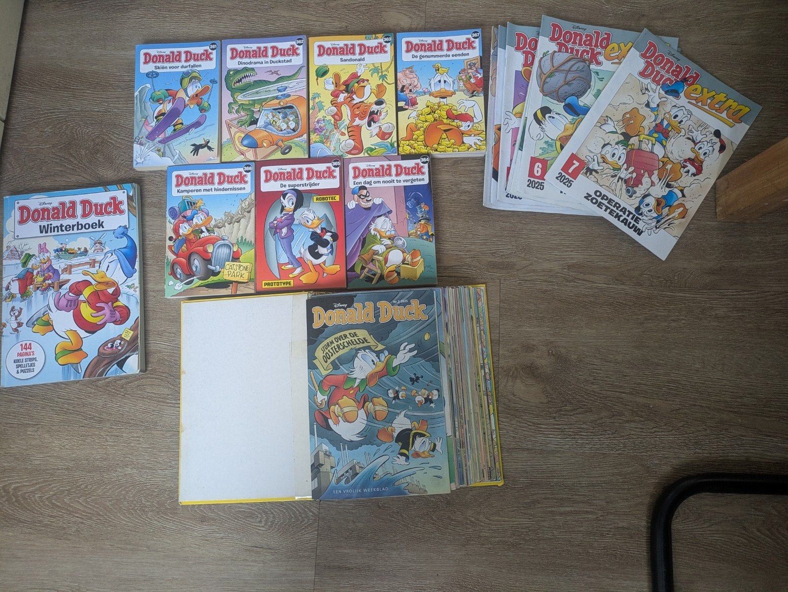 half jaar aan Donald Duck, Europa, Ophalen of Verzenden, Zo goed als nieuw, Meerdere comics