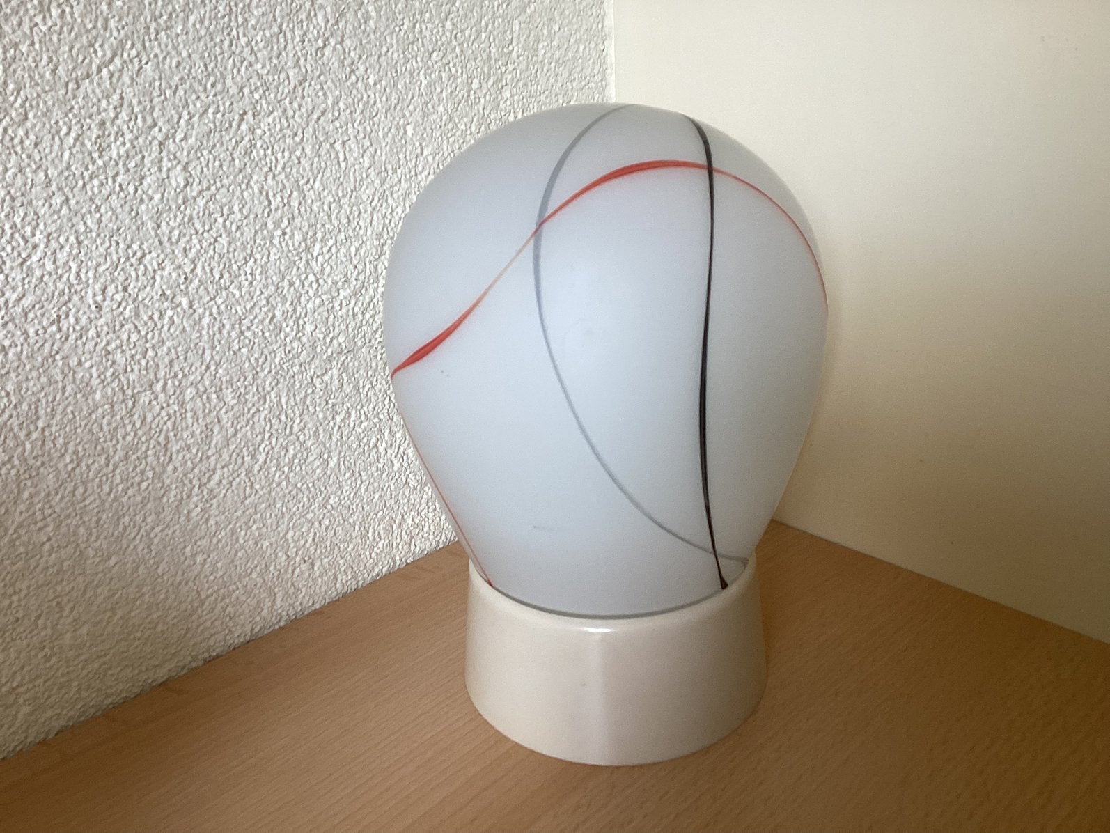 Vintage lamp,opaal(melk) glas,gekleurde lijnen,Niko armatuur, Ophalen of Verzenden