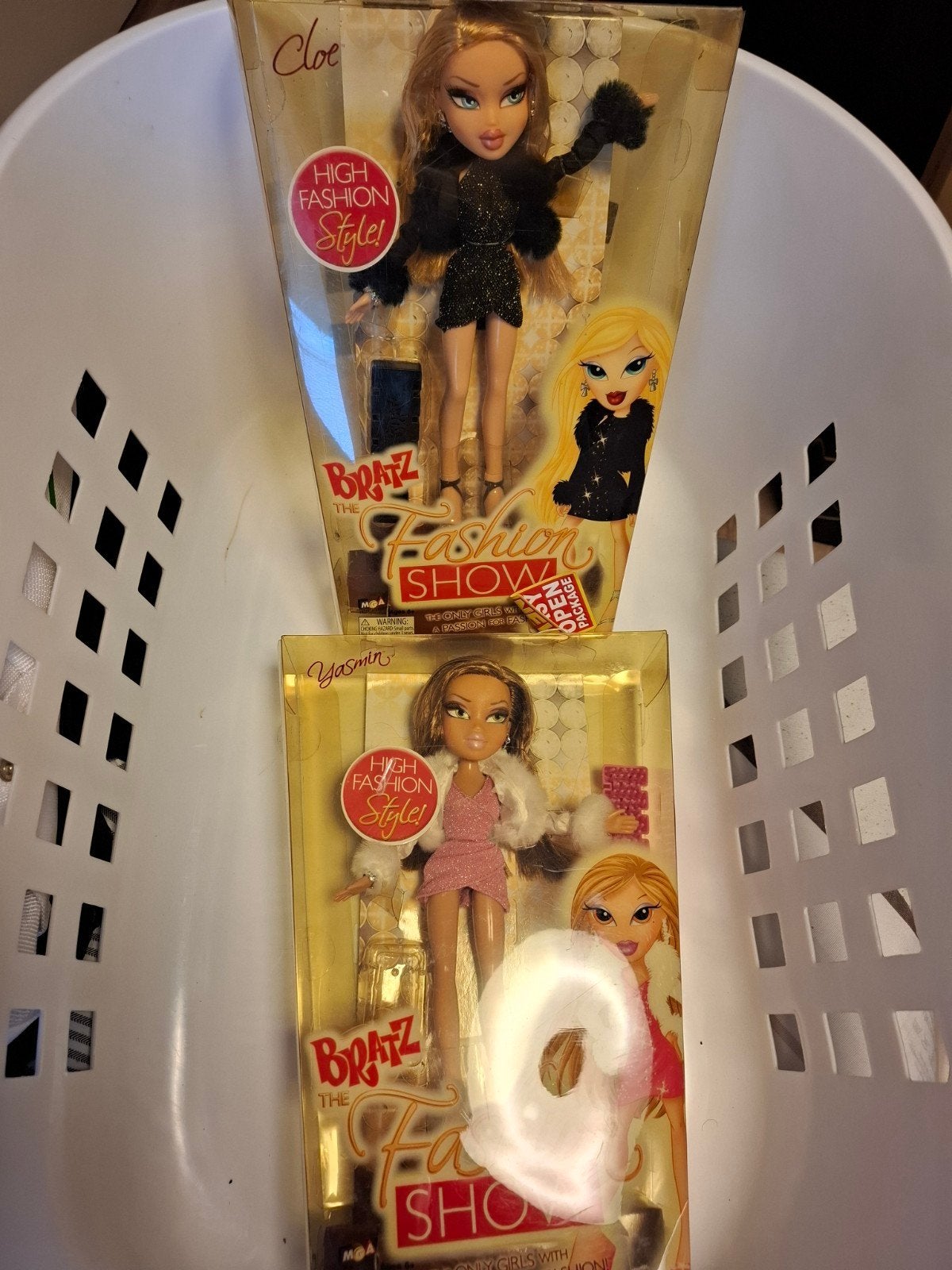 Bratz The Fashion Show Cloe & Yasmin poppen NIEUW, Ophalen of Verzenden, Nieuw, Overige typen