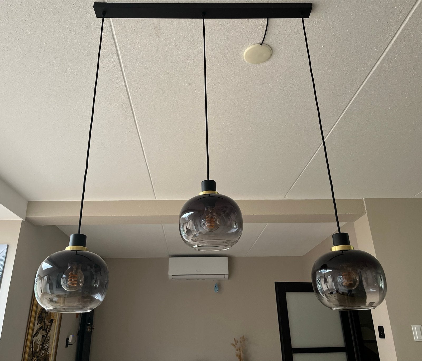 Moderne hanglamp met 3 glazen bollen, smoke grijs, Ophalen, Zo goed als nieuw, Glas, 75 cm of meer