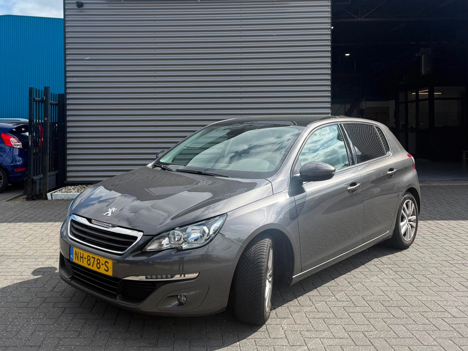 Peugeot 308 1.2 PureTech Blue Lease Executive | Nieuwe Distr, Voorwielaandrijving, Gebruikt, Euro 6, 1199 cc