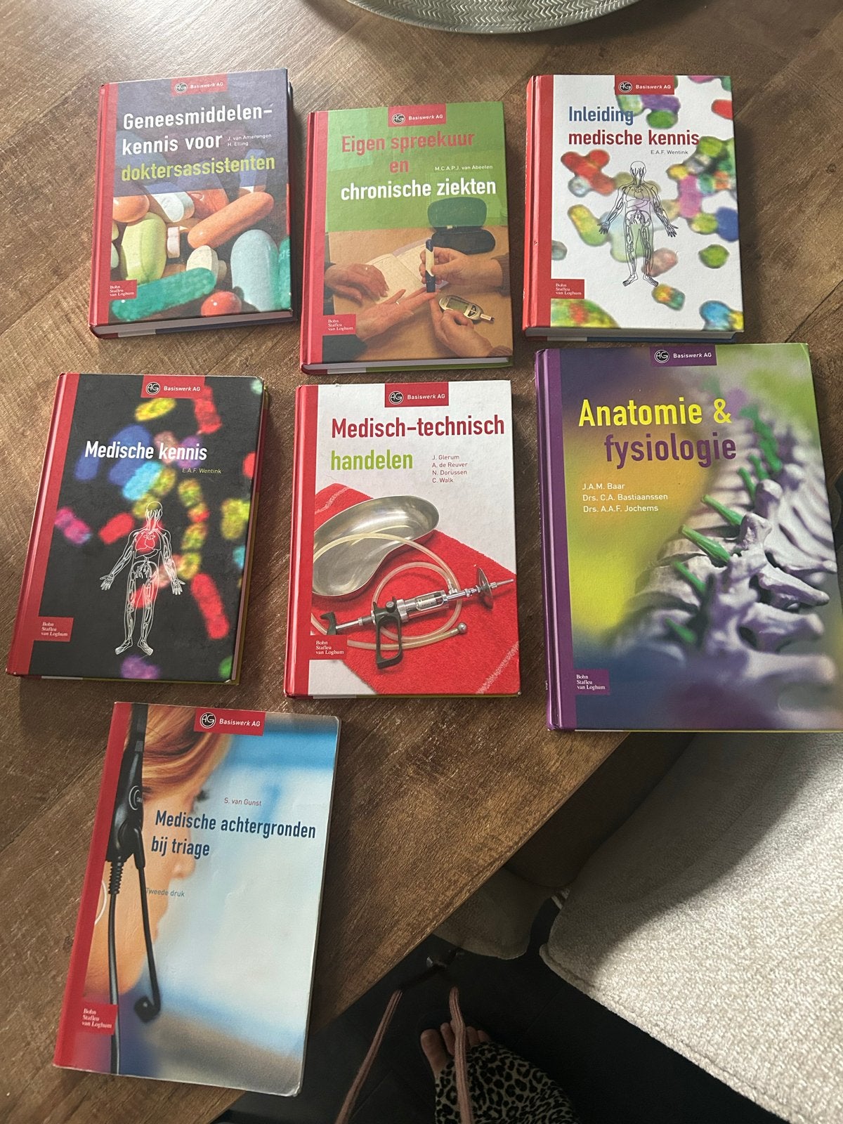 Medische boeken voor doktersassistenten en verpleegkundigen, Boeken, Ophalen of Verzenden, Beta, Zo goed als nieuw, MBO