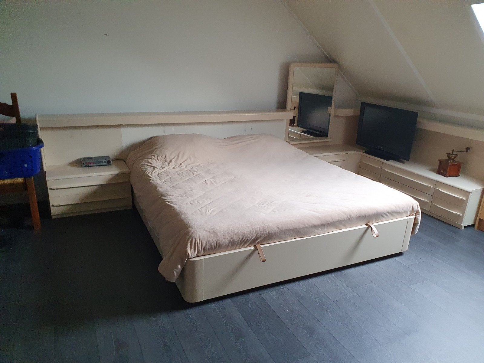 Tweepersoonsbed met ombouw en kledingkast, Ophalen, Tweepersoons, 180 cm, Hout