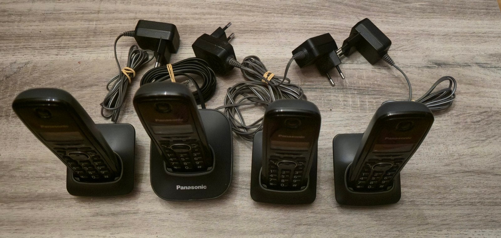 Complete Panasonic KX-TG1611 DECT met 4 handsets. basisstati, Ophalen of Verzenden, Refurbished, 4 handsets of meer, Stralingsarm