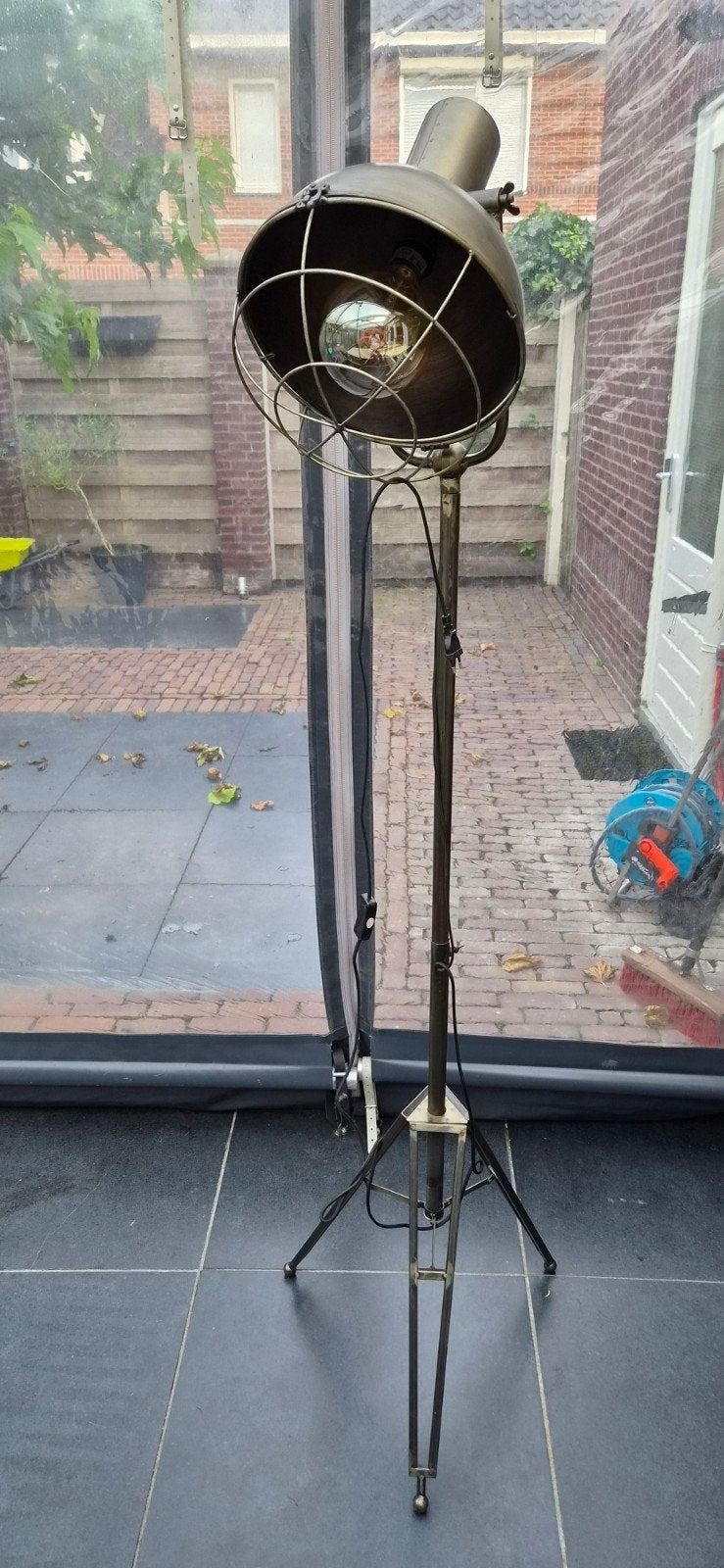 Industriële Vloerlamp met Roosterkap, Ophalen, Gebruikt, E27 (groot), Metaal