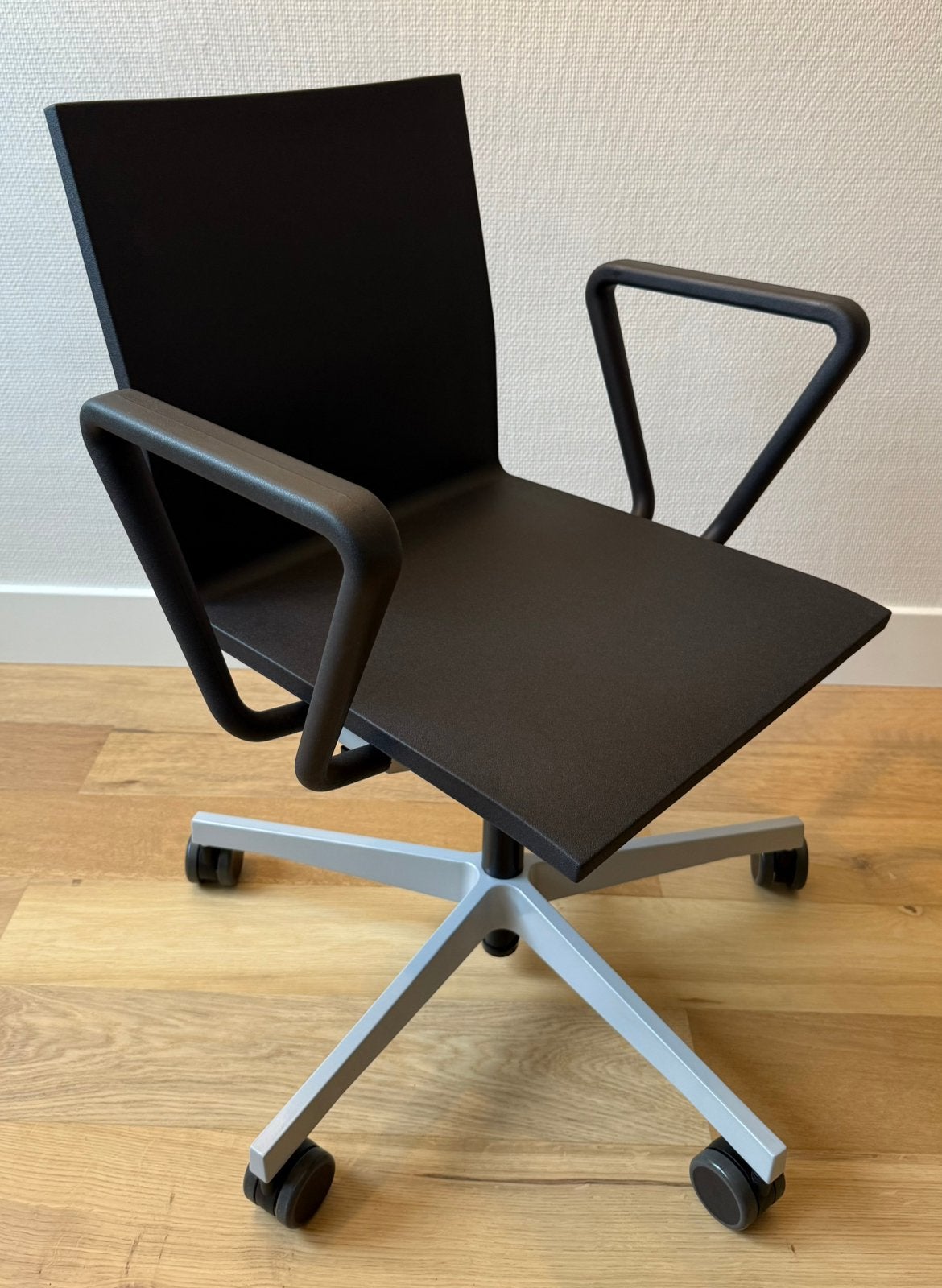 1 Maarten van Severen .04 Vitra bureaustoel productie 2017, Ophalen of Verzenden, Zo goed als nieuw, Zwart, Bureaustoel