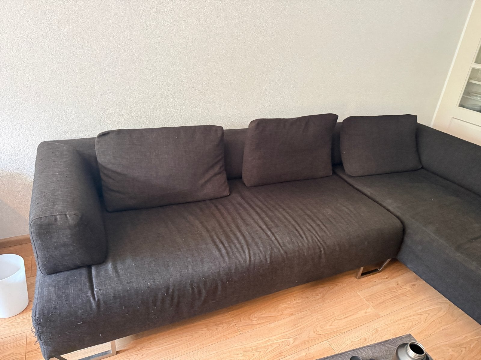 Gratis Hoekbank bruin met gebruikssporen - 290x220cm, Huis en Inrichting, Banken | Bankstellen, Ophalen, 250 tot 300 cm, Gebruikt