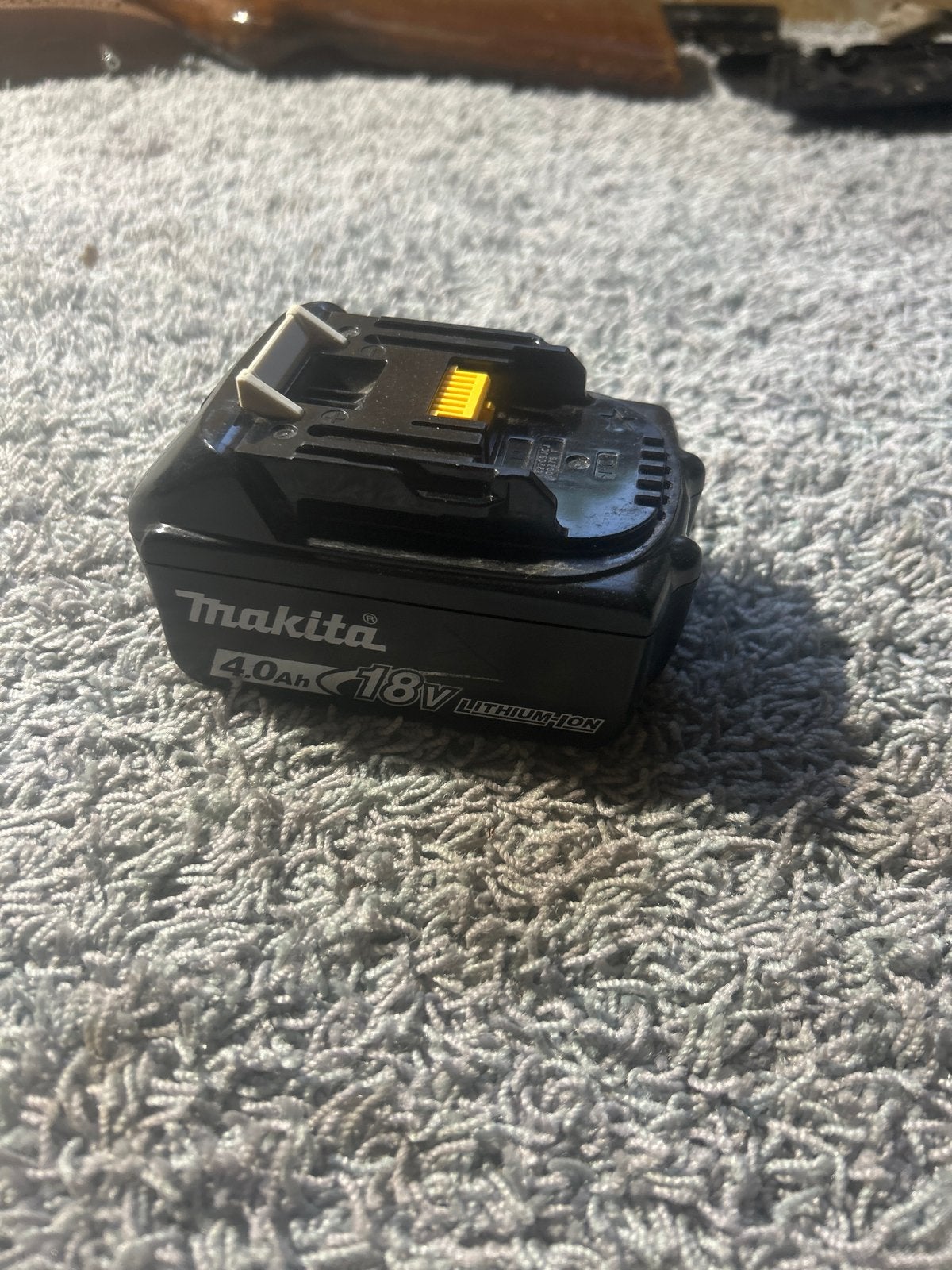 Makita 18V 4.0Ah Li-ion Accu BL1840 - Defect, Ophalen of Verzenden, Gebruikt