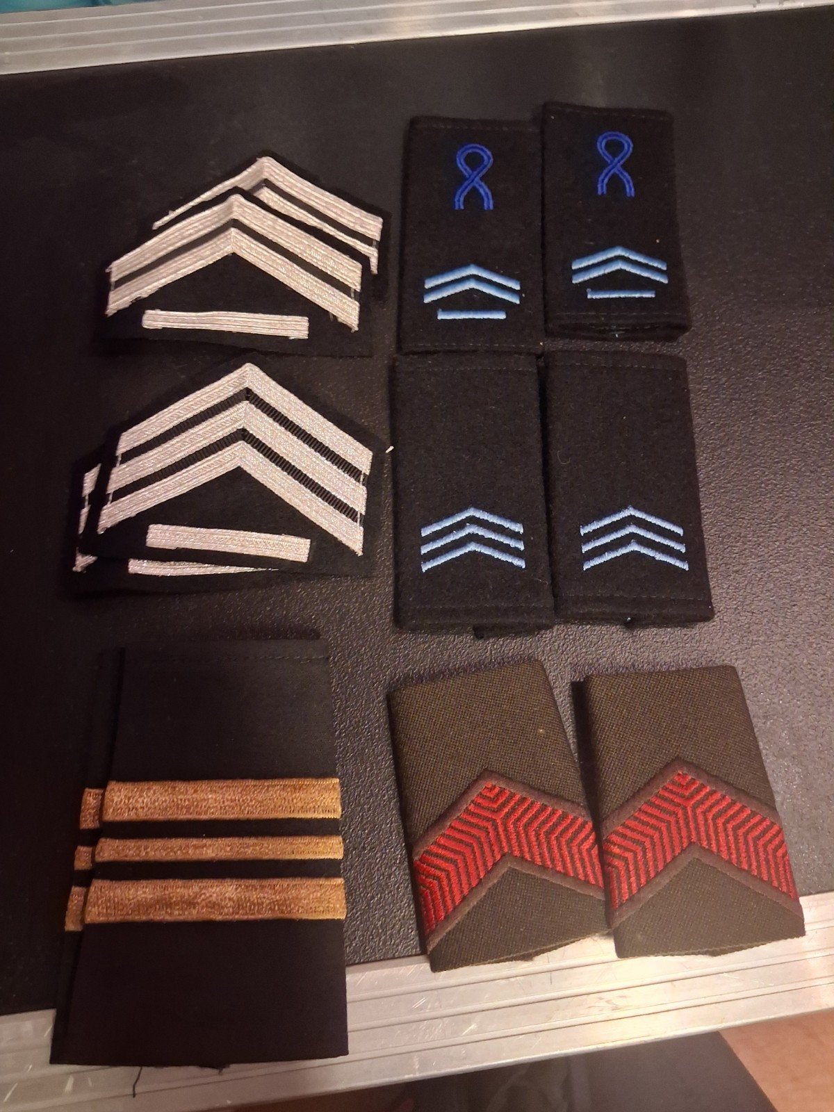 Diverse militaire emblemen en insignes, Ophalen of Verzenden, Landmacht, Nederland, Embleem of Badge
