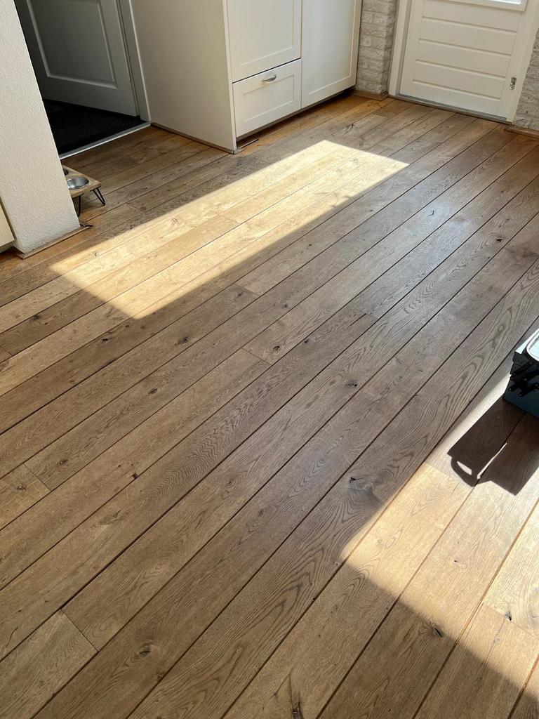 Massief eiken houten vloer ca 50m2, mes en groef., Gebruikt, Bruin, 50 tot 75 m², Ophalen