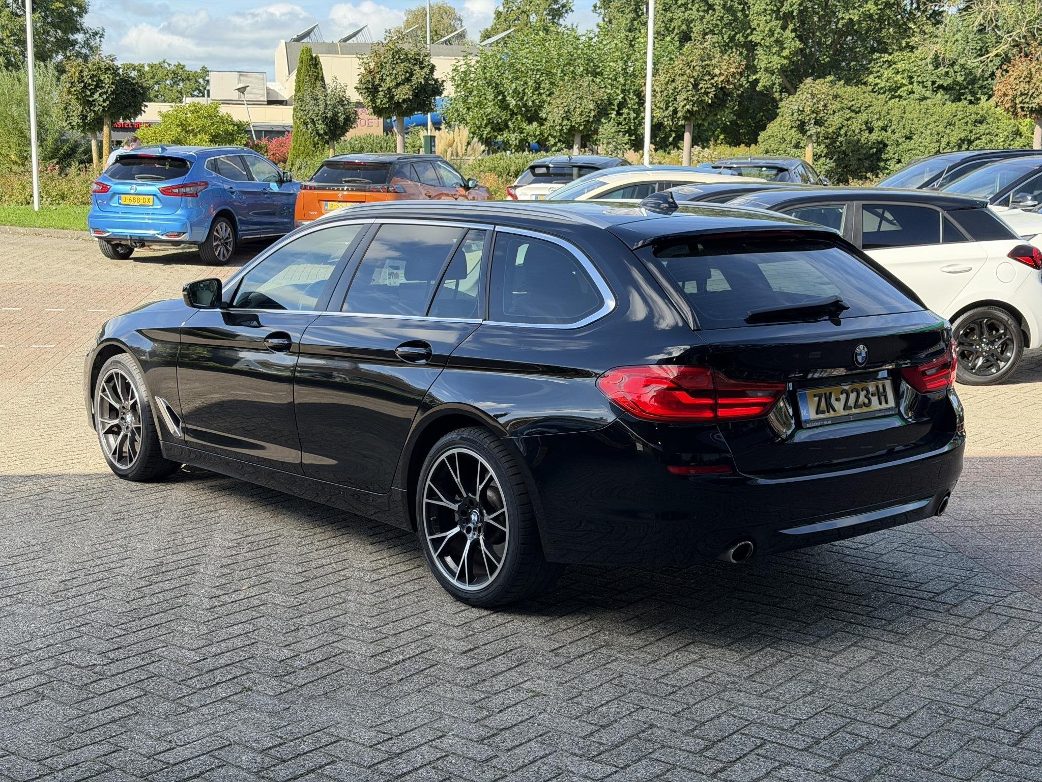 BMW 5-serie Touring 518d High Executive Edition LED | SFEER, Auto's, Achterwielaandrijving, Euro 6, Zwart, Diesel