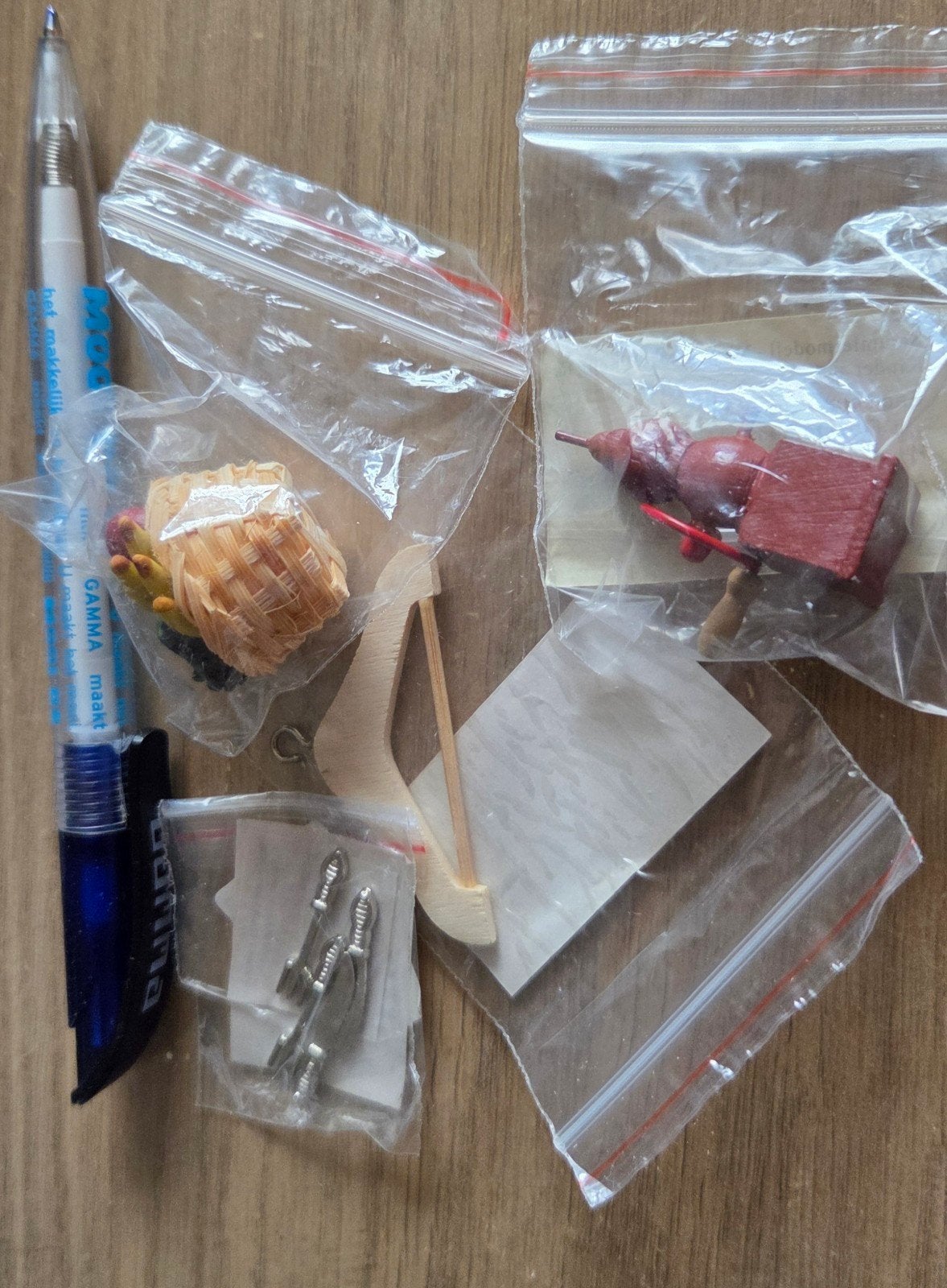 Miniatuur decoratie: bestek, fruitmand, koffiemolen, hang, Ophalen of Verzenden, Nieuw