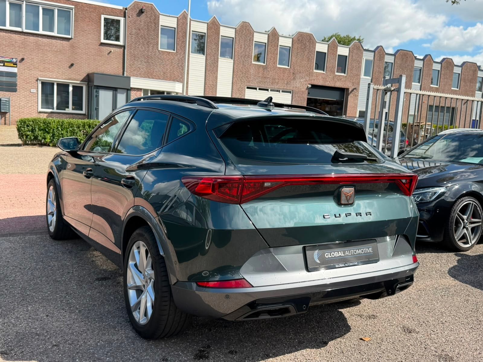 CUPRA Formentor 1.5 TSI - PANORAMADAK - SFEERVERLICHTING - 1, Auto's, Dealer onderhouden, 15 km/l, Zwart, 4 cilinders