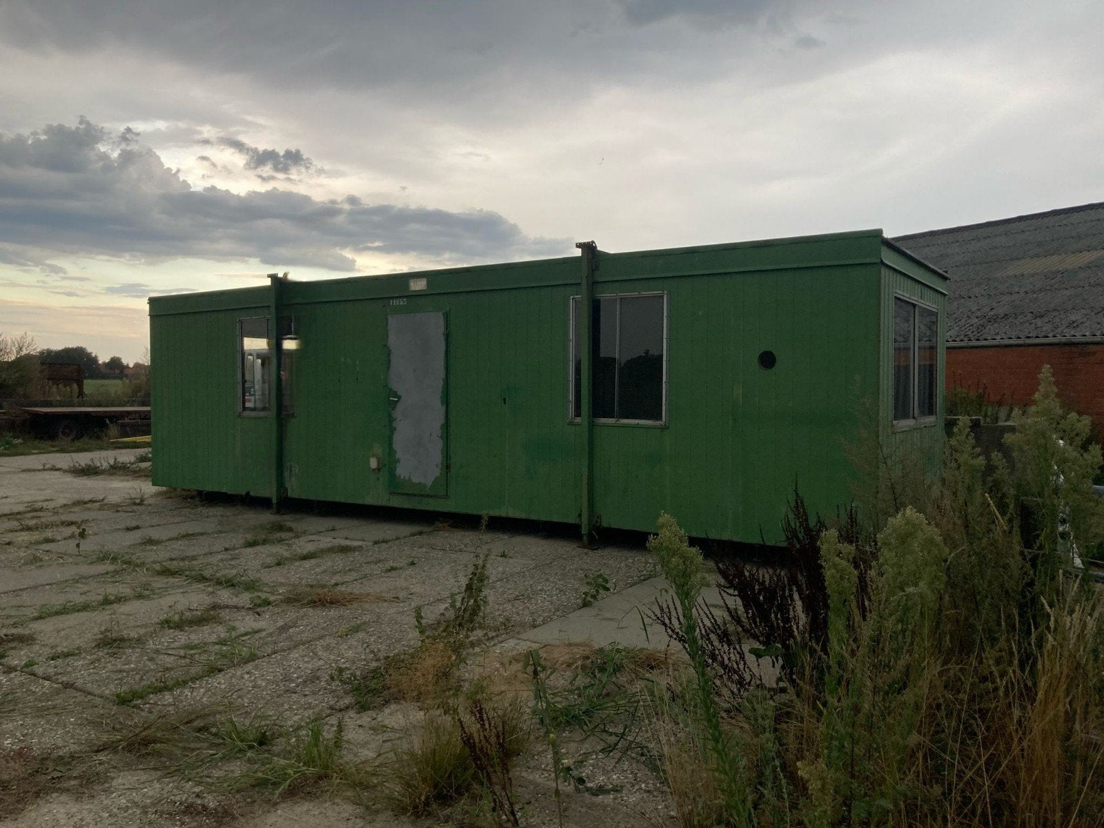 Unit 10x3m met keuken, 2 compartimenten., Ophalen