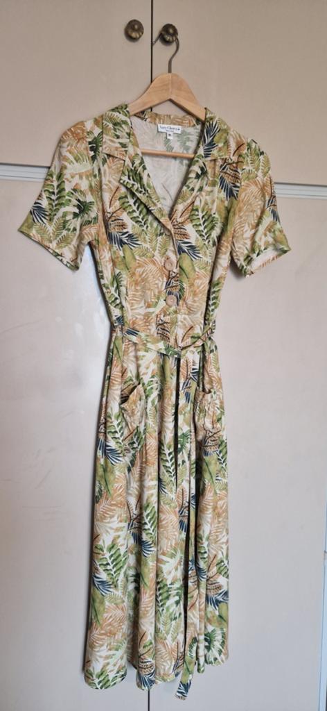 Very Cherry Jurk maat M, Kleding | Dames, Maat 38/40 (M), Ophalen of Verzenden, Zo goed als nieuw, Knielengte