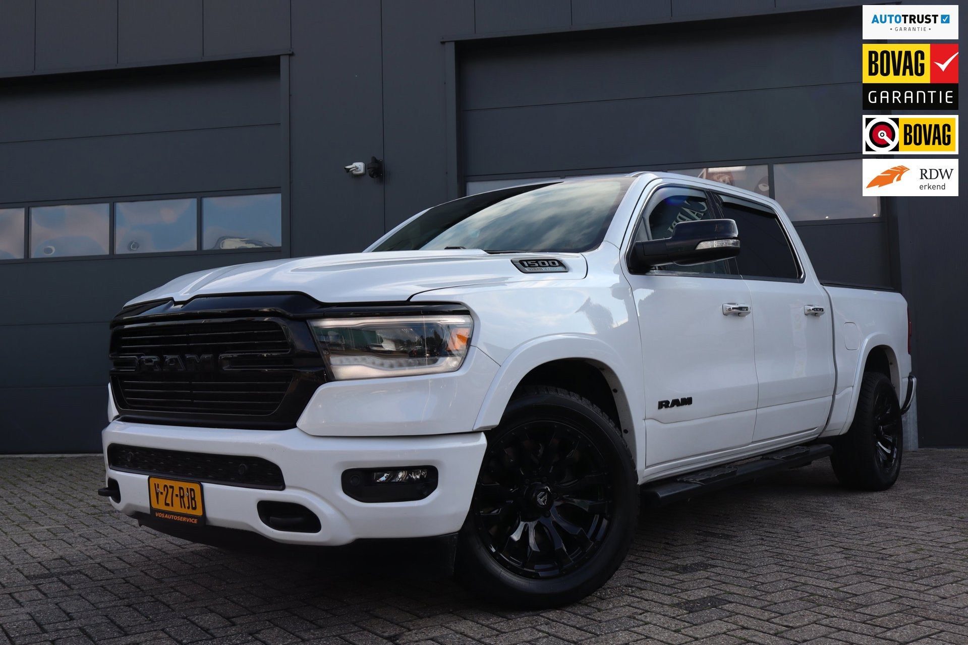 Dodge Ram 1500 5.7 V8 4x4 Crew Cab Laramie-Hemi, Auto's, Keurmerk '100% Onderhouden', Dealer onderhouden, 5654 cc, Wit