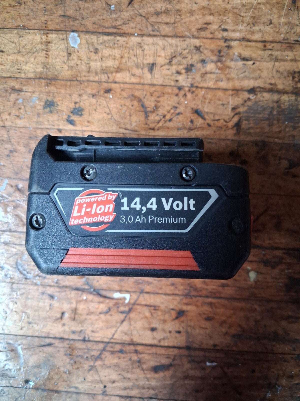 Bosch 14.4V Li-ion Accu's (2x) met Lader AL 1860 CV, Gebruikt