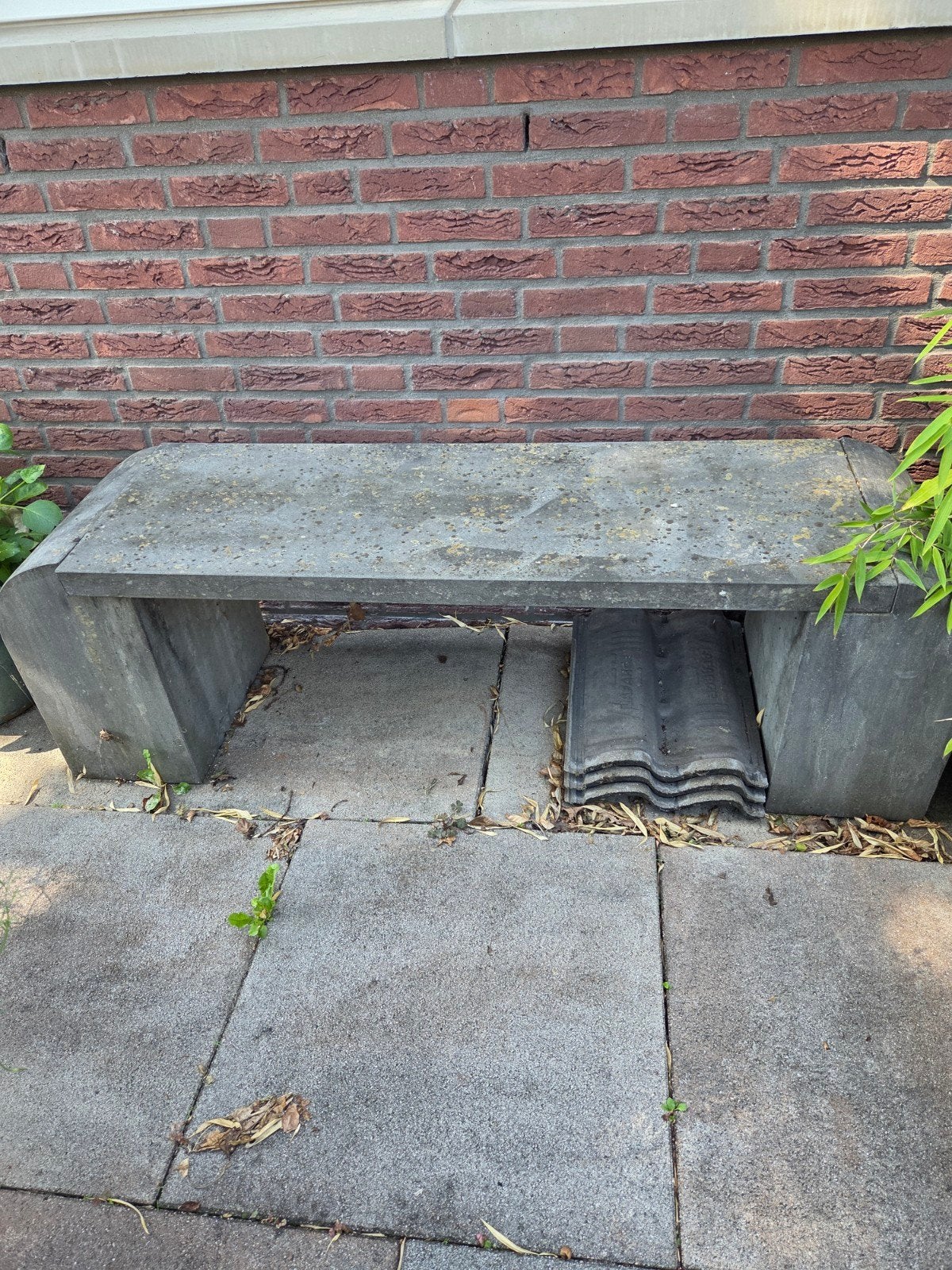 Robuuste betonnen tuinbank - Gebruikt, Ophalen of Verzenden, Gebruikt, Overige materialen