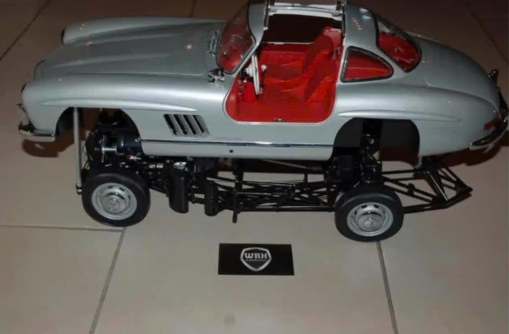 SALE !! 1:8 MERCEDES 300 SL Gullwing Eaglemoss diorama WRH, Hobby en Vrije tijd, Modelauto's | 1:5 tot 1:12, Ophalen, Zo goed als nieuw