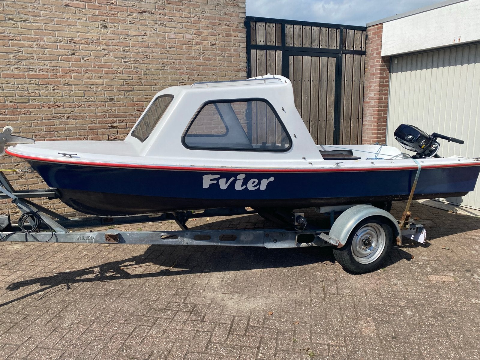 Kajuitboot met Buitenboordmotor en Trailer, Watersport en Boten, Overige merken, Gebruikt, Kajuitboot, Buitenboordmotor