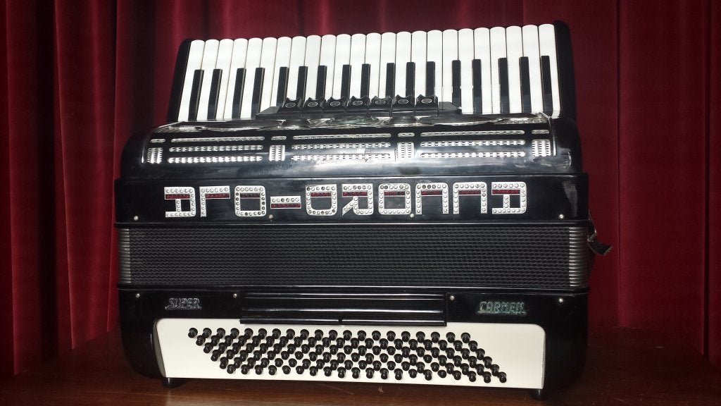 Accordiola super carmen, Muziek en Instrumenten, Accordeons, Ophalen, Zo goed als nieuw, 120-bas, Accordiola
