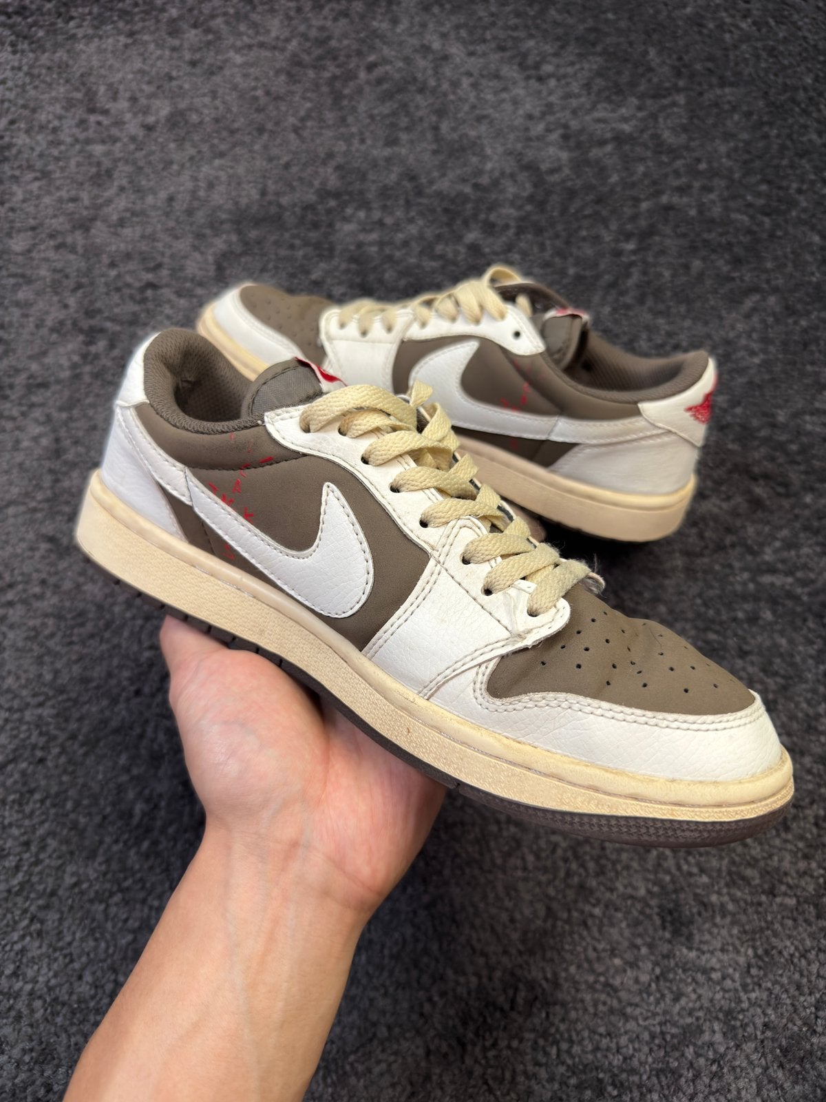 Jordan Travis Scott Brown/Cream | Size 42 EU, Bruin, Ophalen of Verzenden, Sneakers of Gympen, Zo goed als nieuw