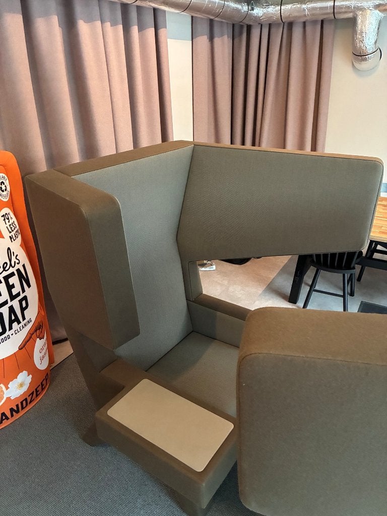 Prooff earchair jurgen bey, Ophalen, Zo goed als nieuw, Overige kleuren, Twee