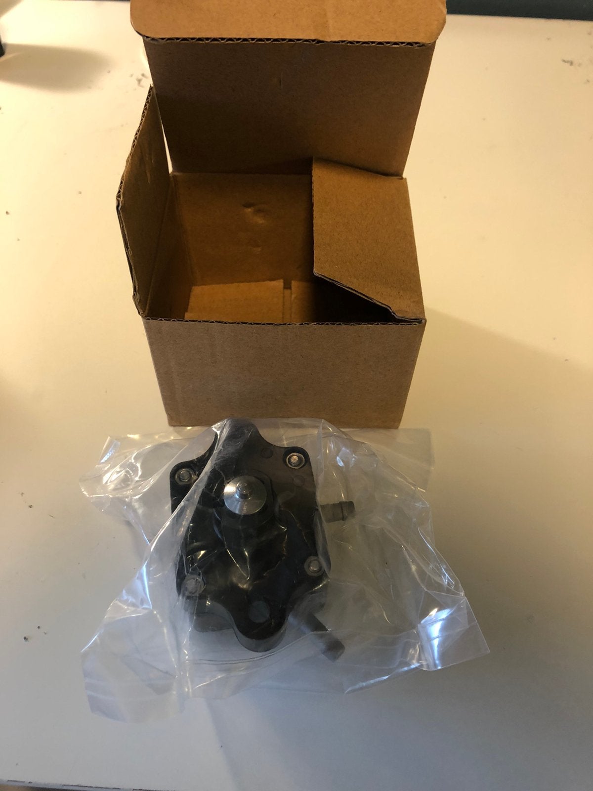 Nieuwe benzinepomp voor een 9.9pk 4takt yamaha, Ophalen, Nieuw, Motor en Techniek