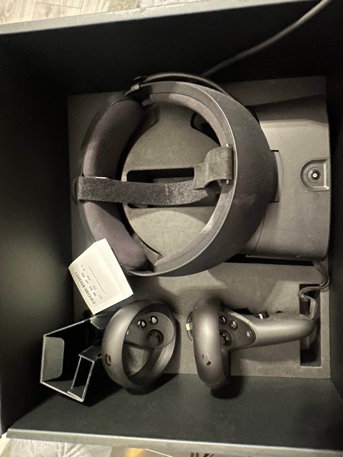 Oculus Quest 2 VR-bril met controllers, Ophalen of Verzenden, Zo goed als nieuw, VR-bril, Overige platformen
